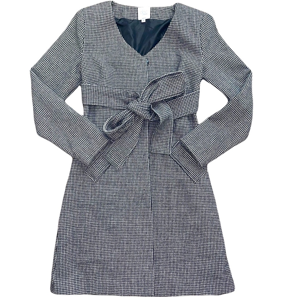 BLACK AND WHITE LONG TRENCH LIKE COAT